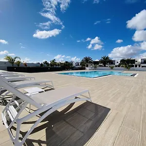 Apartamento Nuevo!!! Vista Mar Terraza Y Piscina, Costa Teguise
