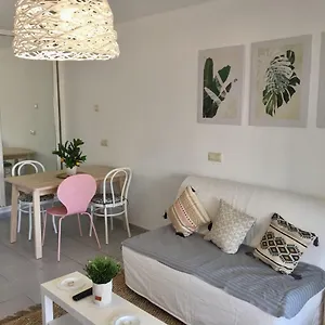 Apartamento Luxury Estudio En Playa Roca A Primera Linea Del Mar, Costa Teguise