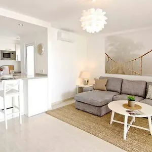  Apartment Ground Floor With Private Garden, Charcos